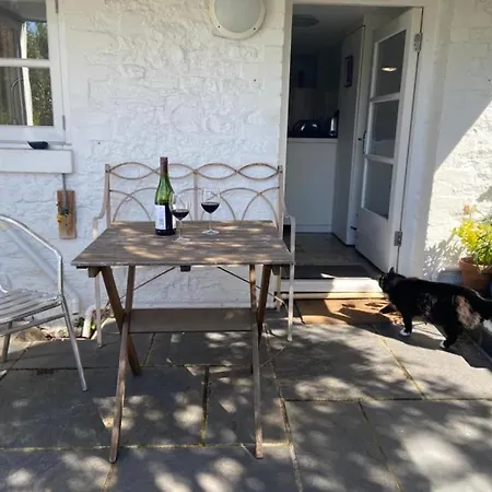 Clifton Garden Flat With Parking