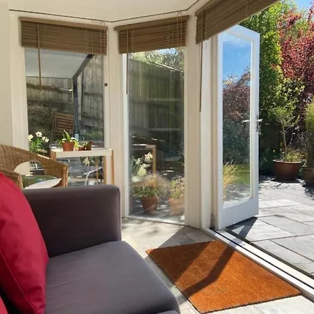 Clifton Garden Flat With Parking דירה *