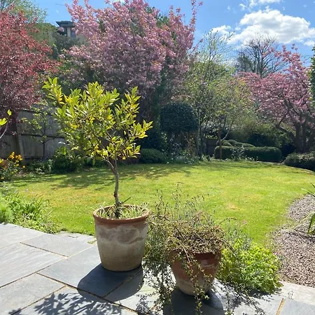 Clifton Garden Flat With Parking